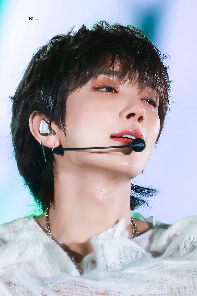 makeshuausmile's tweet photo. got a pretty face                  pretty boyfriend too https://t.co/oTWWDXgzHQ