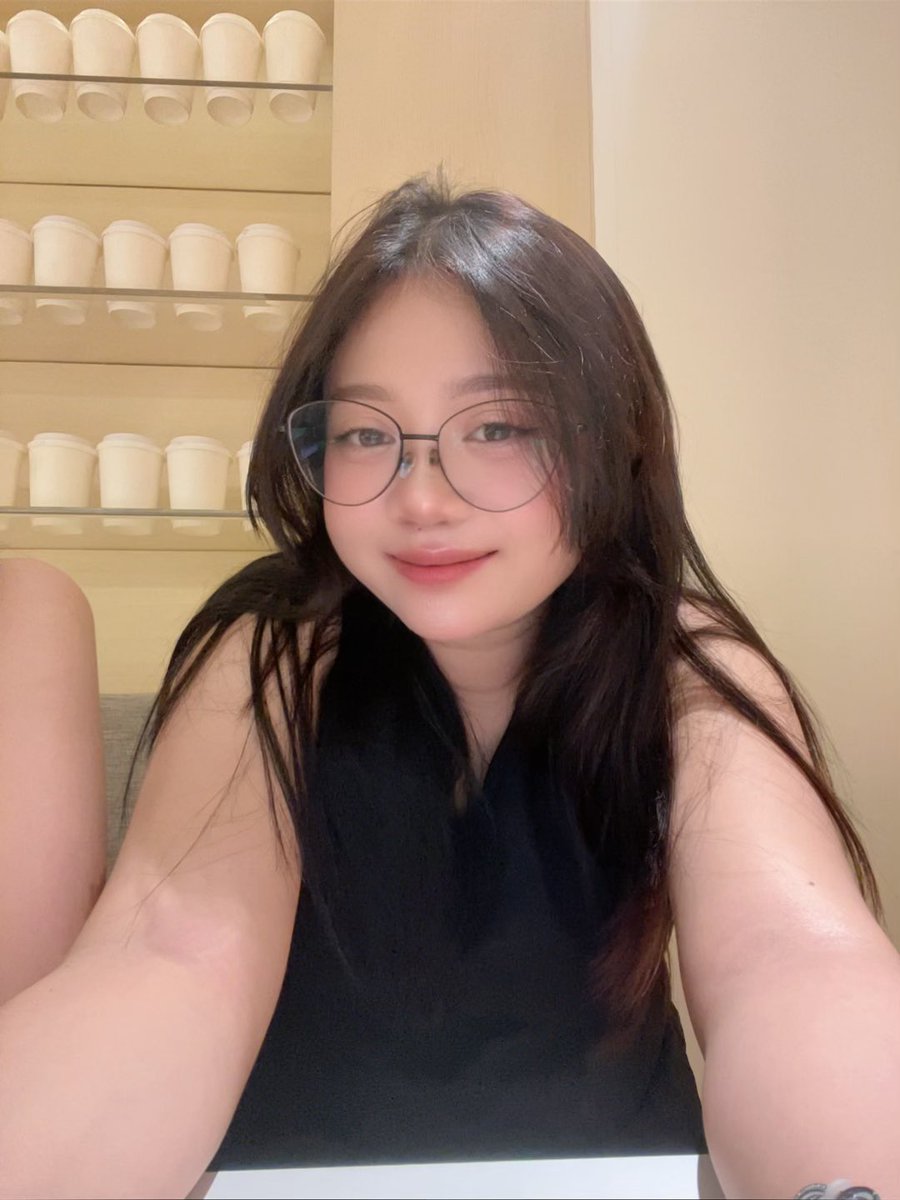 chipicala's tweet image. selfie dumps