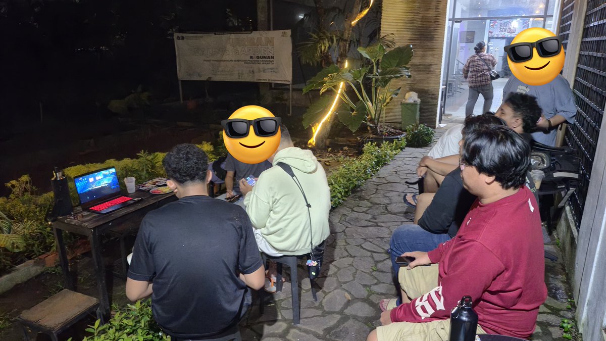 Rapat NaTaRu #merrychristmas #janganlupasolat #stopracist #JKT48FirstSnow