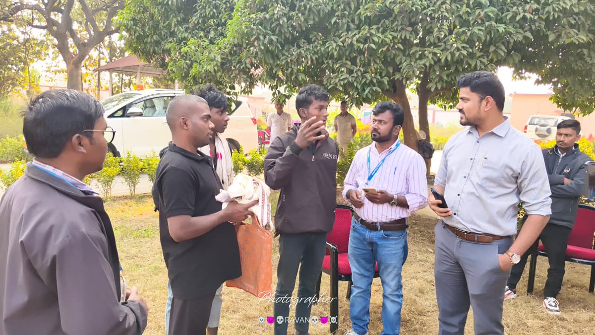 DSSOJharsuguda's tweet photo. 2 Mentally Ill Persons namely Ganesh Sharma from Gaya, Bihar and Shyamlal Dhanvar from Raigarh,Chhatisgarh have been reunited with their families  in presence of Hon'ble Minister for Law, Works, and Excise ,,Hon'ble MLA, Jharsuguda &amp; Collector Sir  under "Sneha Setu"  initiative. https://t.co/Tz69T9EFAv