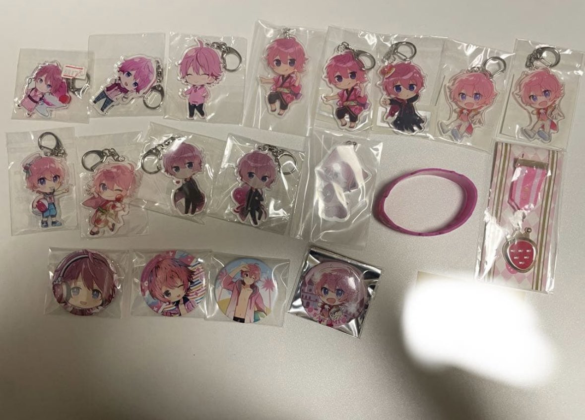 natu__0611's tweet photo. @ran__strawberry 検索から失礼します。
画像のもので求めているものはございませんか？
金額は、半額、まとめ買いでしらそれ以下でも大丈夫です。
メルカリ、ヤフーフリマ、PayPayどれでも可能です。 https://t.co/tDSkwawVuR