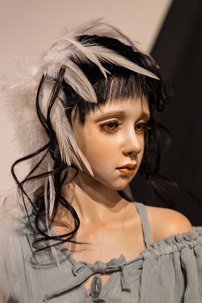 大竹涼さま
『少女』
可憐な少女に物憂げにも見える複雑な表情…
肌の質感、眼差しが人間そのもののように見えます。
＃横浜みなとみらいギャラリー
#第5回My・クリエイティブドール展
#創作人形公募展