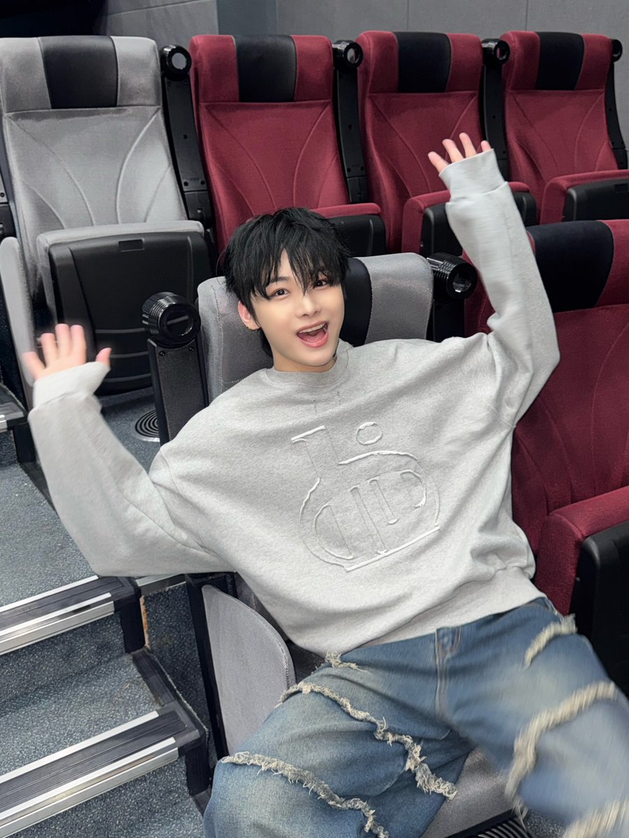 XODIAC_MEMBERS's tweet photo. [#렉스] 

우왕 씽낭당 ✌️✌️

#XODIAC #소디엑 #LEX #렉스 https://t.co/kd1cYIF3Dy