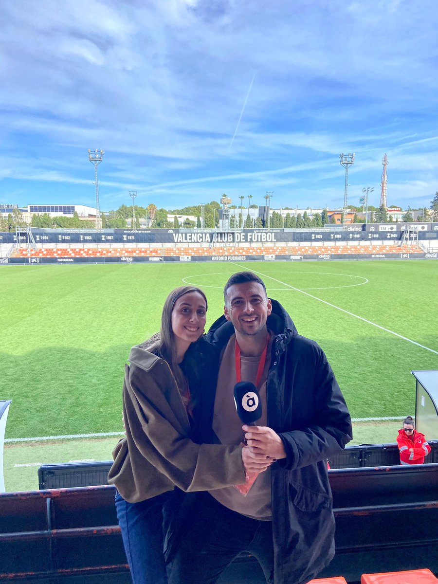 PuntaPunt_'s tweet photo. ⚽️ El filial valencianista guanya en l’Antonio Puchades (3-2) 

🗣️ Amb @jmorell_ i @paulalerinm per a @PuntaPunt_ 

🎥 Estem en directe fins a les 00:30 hores 👉🏼 https://t.co/UvCcRcQAes https://t.co/9SdL0FXSB4