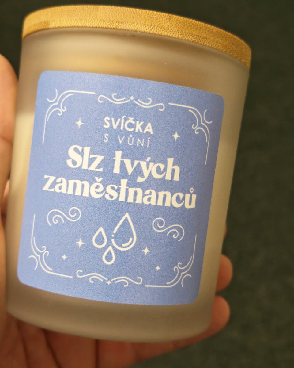 První vánoční dárek je ten od kolegů - vskutku originální, cením, voní krásně 😉