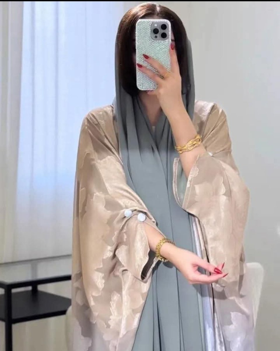 نگران نباش چشم قشنگم 
اونی که بعد از تو من را بغل 
میکنه خاک است...
#روبینه ✍️🥰❤️