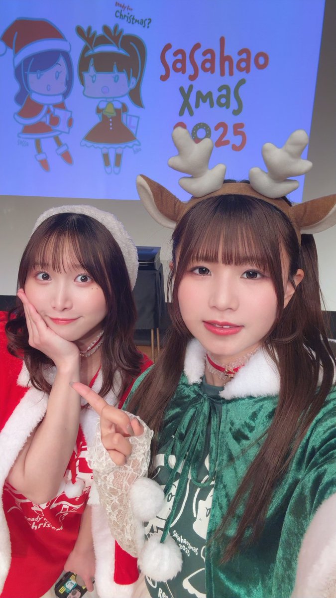 konomi_inagaki's tweet photo. ささはおサンタクロース会社からみんなへ感謝をこめたプレゼント(+スポンジ)いかがでしたか〜！
みんないつも本当にありがとうねっ☺️✨️

おまけ
なぜか散らかってしまう控え室で寝るささンタ
#ささはお https://t.co/Go4ynK3xJX