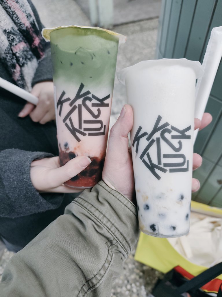 Went Christmas gift shopping today and spent more than anticipated 🤣
We ended the day with some Ramen and Takoyaki, followed up with some fluffy Pancakes and finished everything with some Boba 🤤