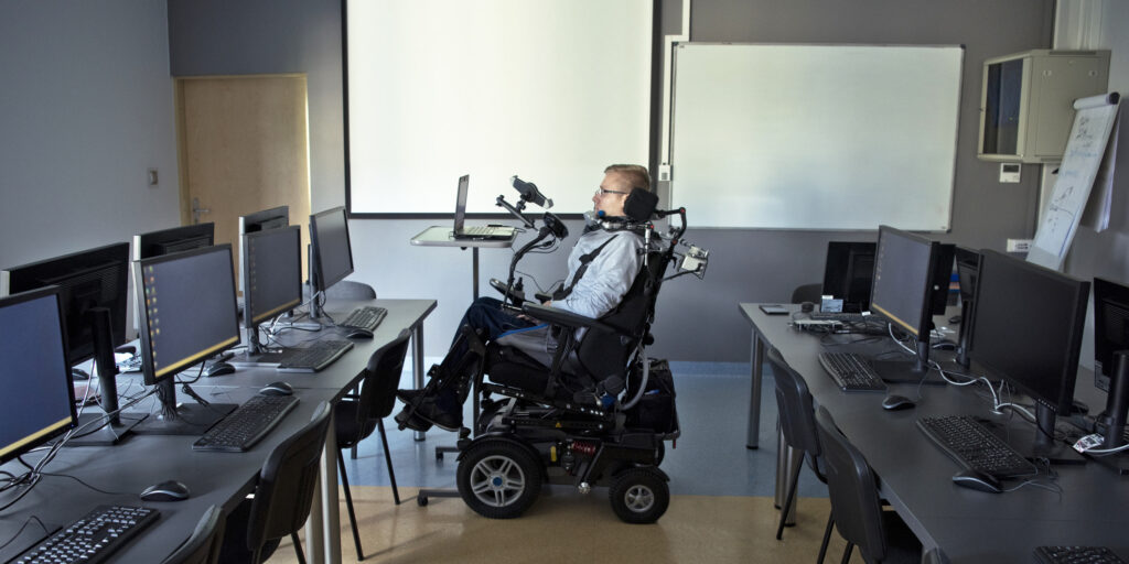 stevewright64's tweet image. Proud to have my "Navigating College Scholarships and Financial Assistance with a Disability" Quest Media story featured in the essential Accessibility in the News powered by:
@microassist
mdaquest.org/navigating-col…
@mdaorg #WheelchairAccess #college #Scholar #PeopleWithDisabilities