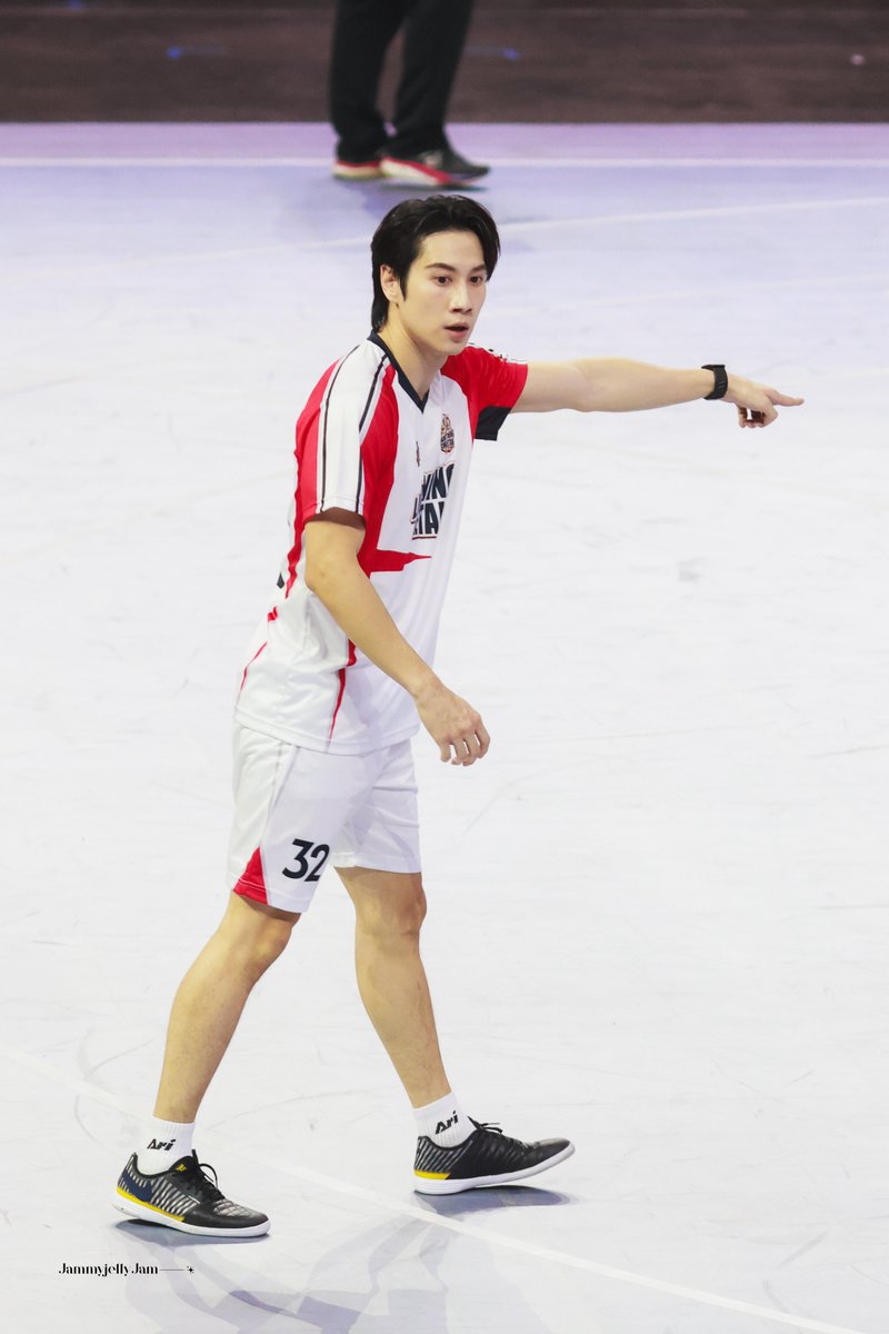 โชว์ฟอร์มเตะบอลปีแรก

#GMMTVStarlympics2025
#brightrpp