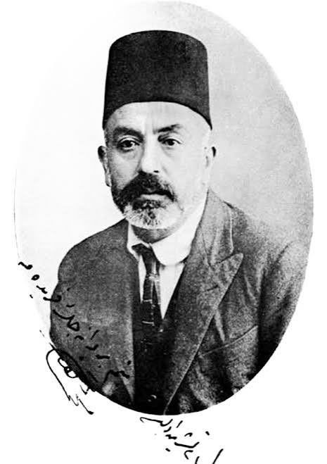 kasapoglucengel's tweet photo. “İçimizdeki beyinsizlerin işledikleri yüzünden, bizi helâk eder misin, Allah’ım…” (Â’raf sûresi)

İstiklâl şairimiz, sûrenin 155. âyetine atıf yapıyor:
Yâ Rab, bu uğursuz gecenin yok mu sabâhı?
Mahşer’de mi bîçârelerin yoksa felâhı!
Nûr istiyoruz… Sen bize yangın veriyorsun!
“Yandık!” diyoruz… Boğmaya kan gönderiyorsun!

#Hakkınsesleri #MehmedÂkifErsoy
Rahmet ve minnetle…