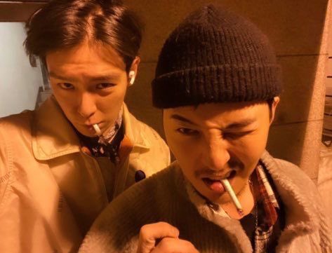 seungt0phyun's tweet image. today, 6 years ago, we got GD&amp;amp;TOP’s last selfie ever 🥲🥲 happy anniversary of this i guess