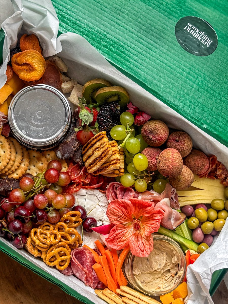 sne_mbambo's tweet image. Please book me this festive season if you’re in Durban 🥺❤️il make you the perfect host