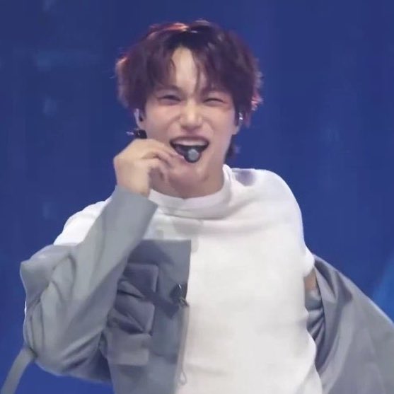 kaisooholic's tweet image. i love my job final boss