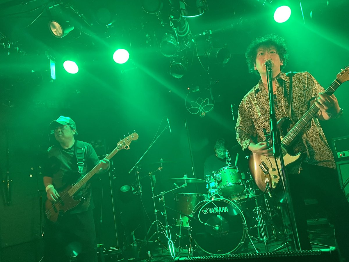 masa_tsugu_n's tweet photo. 今日も汗だくのPADOMA💦
ひっさしぶりのaslowcotta！ハードさもポップさもあって、それでいてギターとハツエさんのボールのしなやかさが良い〜☺️
THE FREE'Z、ハードなのにお茶目な面もあってナオさん絶好調‼️ https://t.co/qnaVNSBr6z