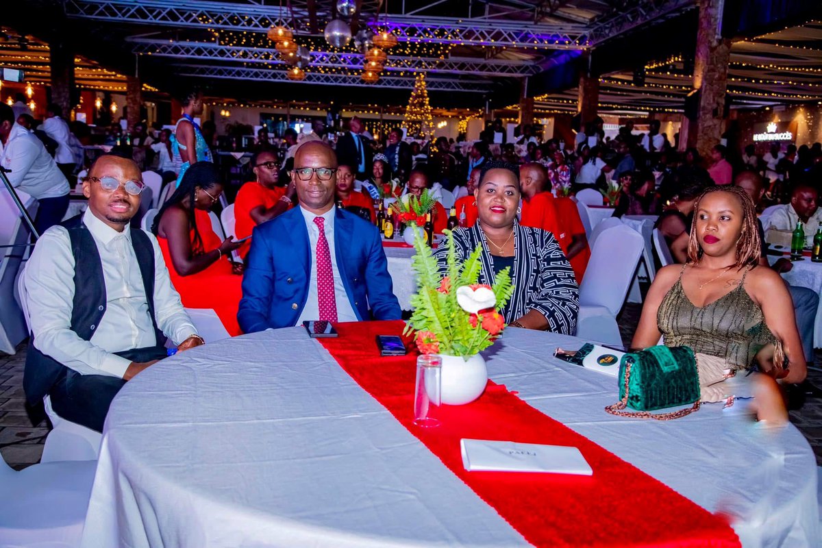 Quand les influenceurs deviennent moteurs du développement au Burundi

Une voix qui mobilise la nation

Les influenceurs jouent un rôle clé dans le développement national grâce à leur capacité à sensibiliser et à mobiliser la population. C’est ce qu’a affirmé Augustin