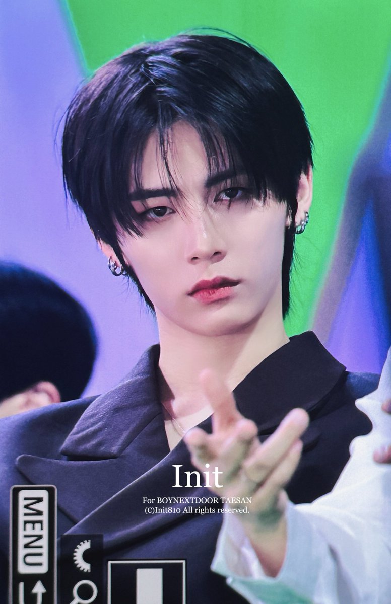 Init810's tweet image. 251220 🥹🤦‍♀️

#BOYNEXTDOOR #TAESAN
#보이넥스트도어 #태산