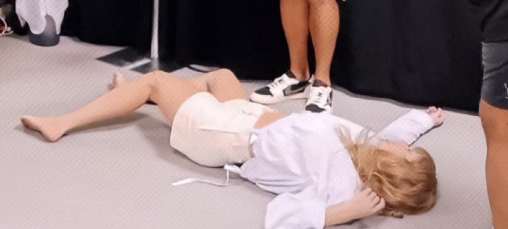 "Your English teacher and gym teacher are getting married"

Me: