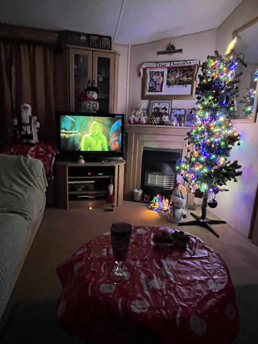 Wishing you all a merry Christmas and a happy new year🤗