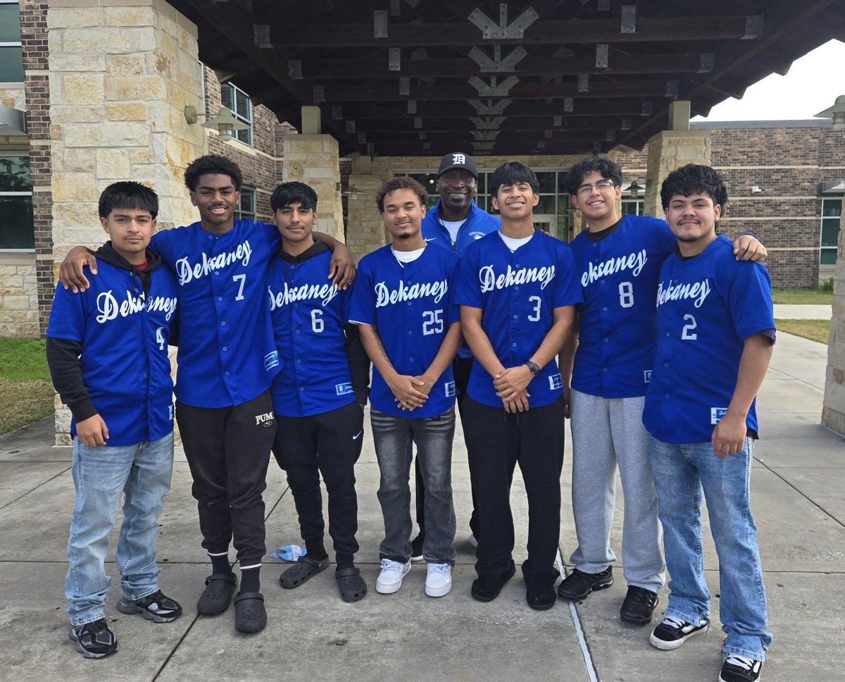 DekaneyBaseball's tweet image. @DekaneyATs  Toy Drive! Wishing you all a Merry Christmas!