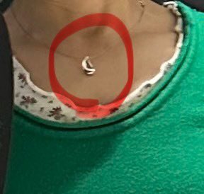 拡散希望

本日12月20日のジャンプフェスタで、ペンダントのチェーンが切れてペンダントトップを落としてしまいました。
亡くなった主人にもらった大切な物なので、拾われた方がいらっしゃいましたらご連絡いただけますでしょうか。
よろしくお願いいたします。
画像見にくいですが2cm弱位です。