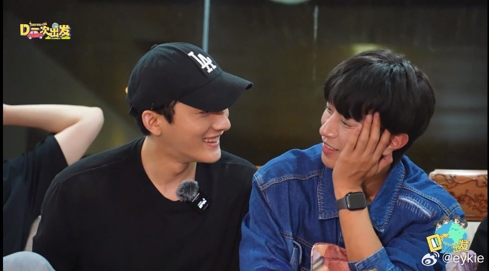 Candy_MMafia's tweet image. เพ่ยเอิน ~~~ เสียงสอง สาม สี่ แล้วยังไงต่อ เธอขายิ้มหวานให้ ช็อตนี้ตาย ใครตาย เจี่ยตายยย ไม่ว่ารักจังเลย แต่ว่าเธอเอย รักเอไม่หยุ๊ดดดด 😳😳🥴🥴

NANPING TRIP D4 FUN TIME
#D4DOneDepartureEP7 
#JiangLi #JiangHeng #LiPeiEn