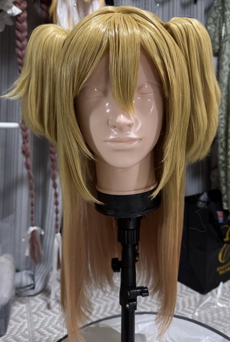 毛先染めて、ツインテ短く👈してアップデート💗