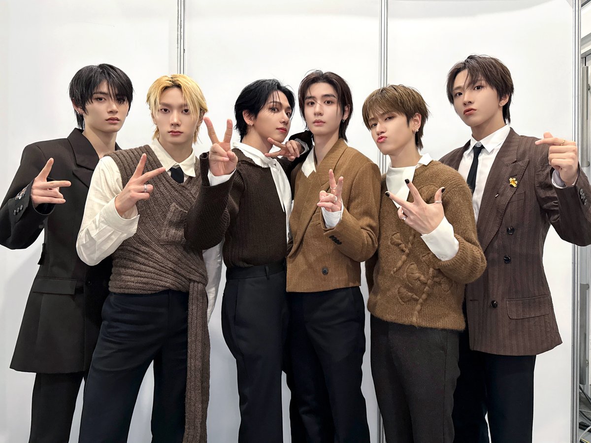 BOYNEXTDOOR_KOZ's tweet image. 251220 MMA2025 🚪📸

TOP 10 🏆
BEST GROUP MALE 🏆
JAPAN FAVORITE ARTIST by U-NEXT 🏆
MILLIONS TOP 10 🏆

#BOYNEXTDOOR #보이넥스트도어 #BND
#BOYNOW