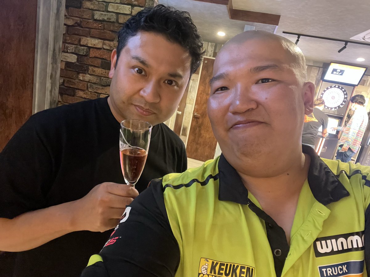 shoto180's tweet image. 星野さんと@pyro0618 
恋川さんx.com/koikawajunya?s…
のお店ENGINEさんにお邪魔してます！

過ごしやすすぎ🤣！

 #ENGINE
 #星野光正
 #恋川純弥
 #ダーツ
 #BAR