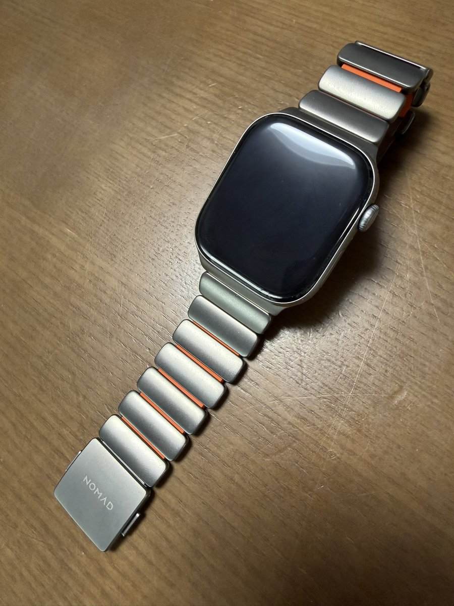 toshio2da's tweet photo. 先日Apple WatchをGET。
似合いそうなバンドを探しまくった挙句、ようやく出会えたこのバンド。
注文から約1カ月ようやく届きました〜！

#nomad #stratosband https://t.co/RIDPXHl4Qr