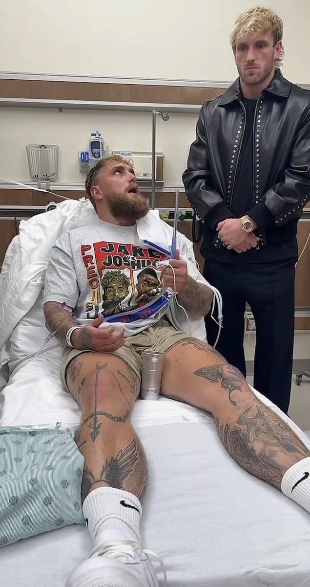 BleacherReport's tweet photo. Jake Paul reveals DOUBLE broken jaw after Anthony Joshua fight 😳 https://t.co/LsmbA4cxyU