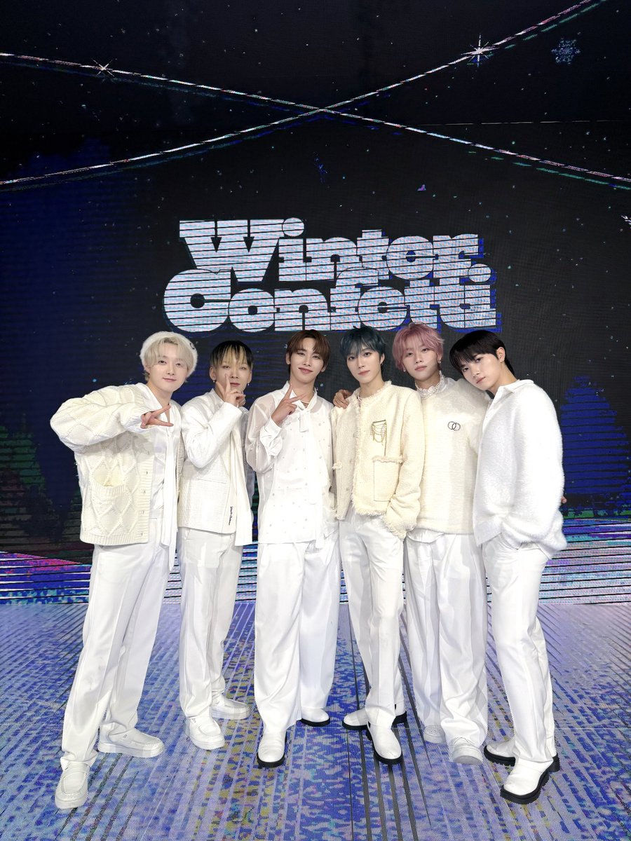 コンプ複数！ 紅白生写真2 紅白歌合戦リハーサル＞フォトセッションでポーズをとるMrs. GREEN