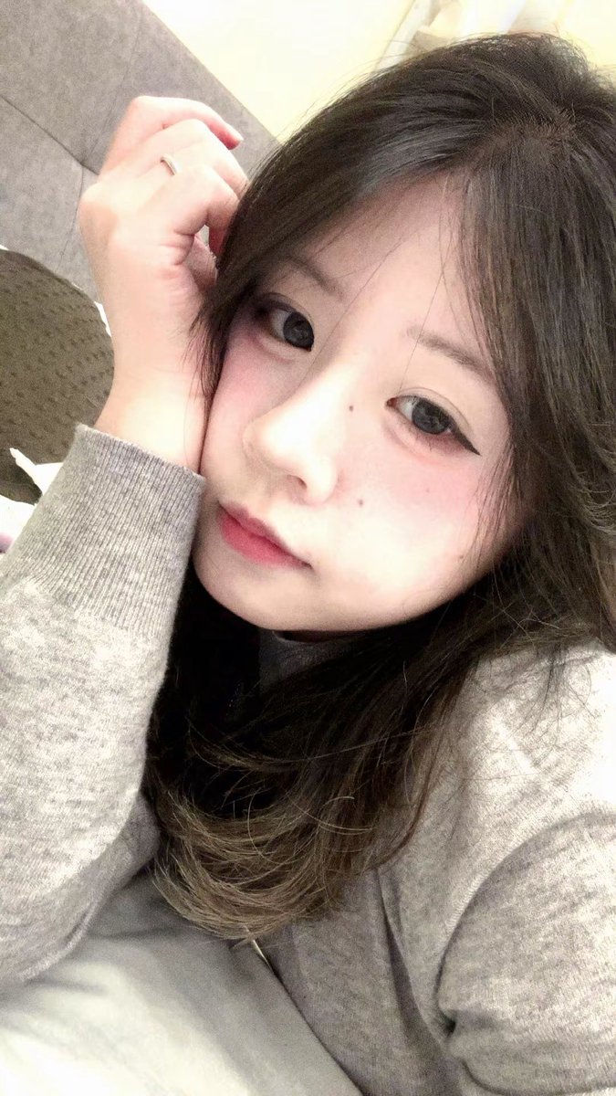 我喜歡這件微高領₍ᐢ..ᐢ₎