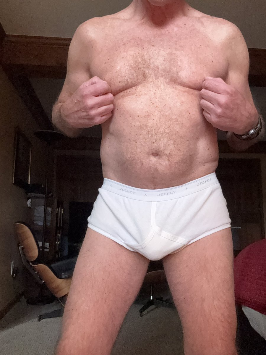 briefs6335's tweet photo. Come play with daddy’s nips https://t.co/SKRzyAPRkM