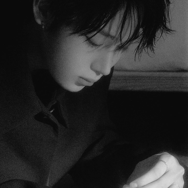 jiminiekitty's tweet image. sunoo
you want to make the world a better place but you forget some people are just evil
you often say yes to everything, always help others, but no one does the same
you are lonely even if you are lovely
you have no one to count on but everyone counts on you