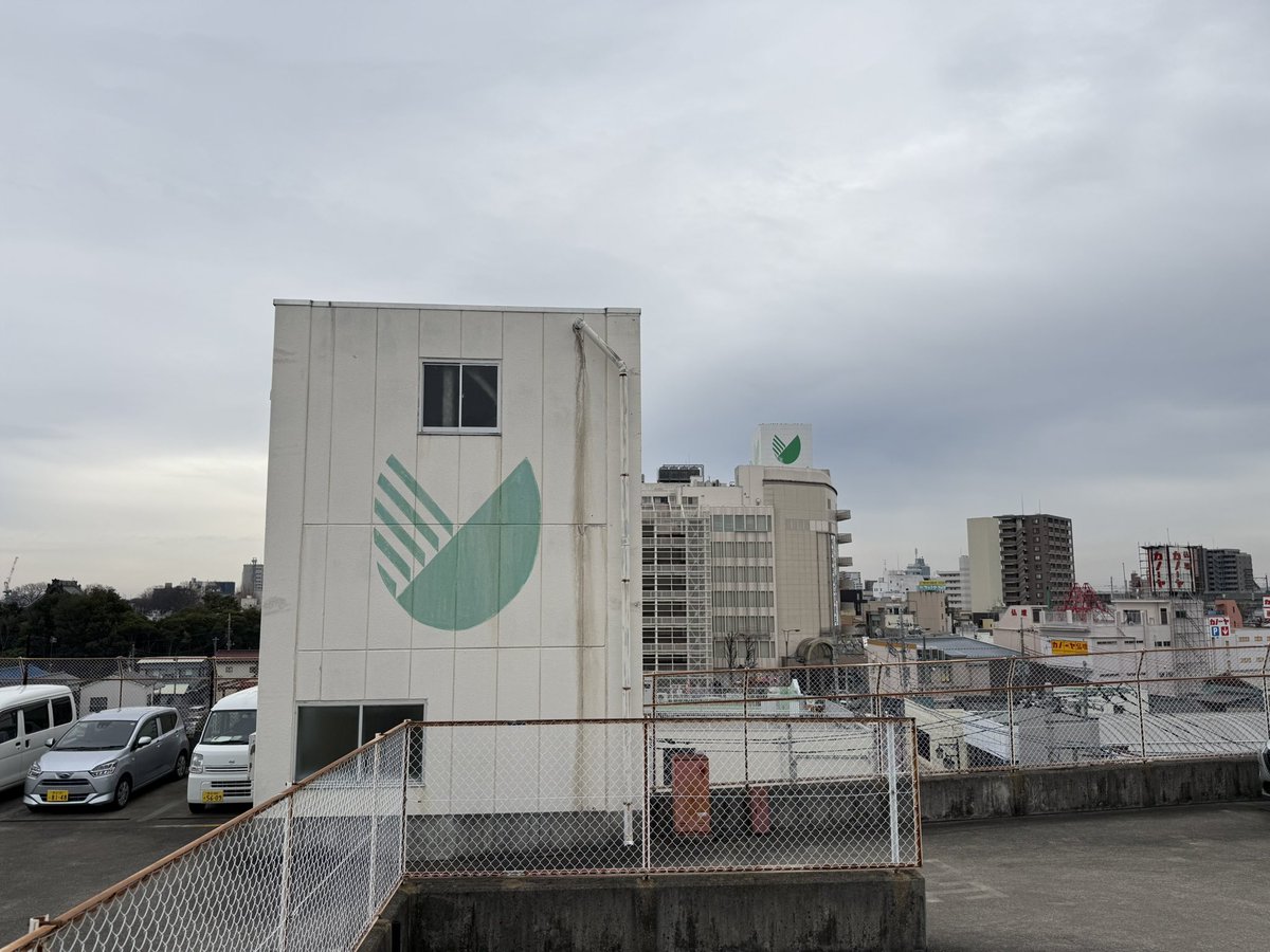 e_machine7's tweet image. カノーヤの観覧車🎡の土台は
まだ残ってるんだ