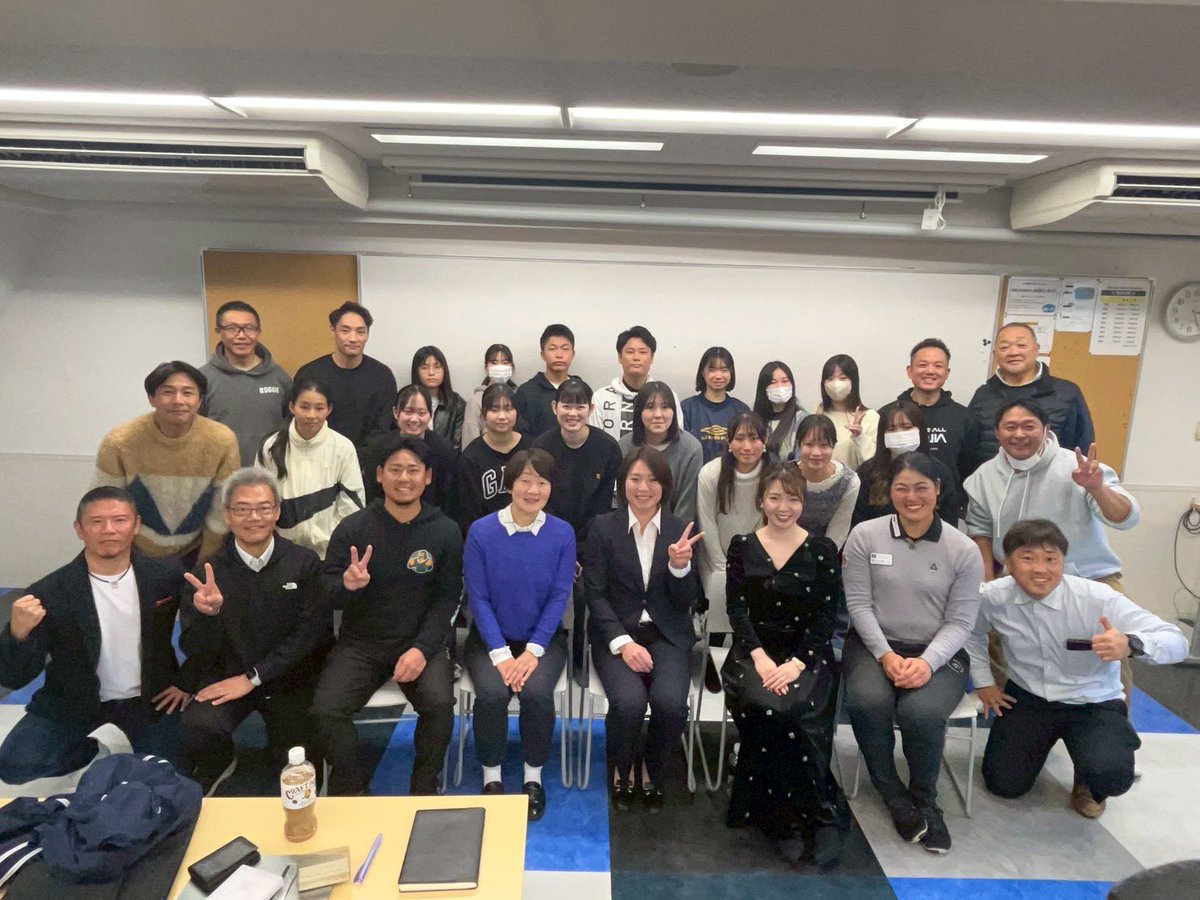 本日のトークショーを無事に終えることができました。告知投稿をリツイートしてくださった方々、本当にありがとうございました。めちゃくちゃ嬉しかったです！