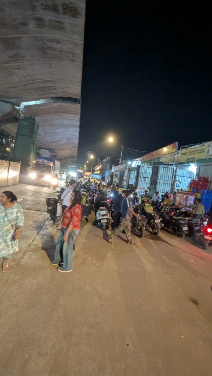 MithilWane's tweet photo. @MumbaiPolice When did this become a parking spot. There is only one lane for normal vehicles to pass. Film City Road https://t.co/6pdkijZh9e