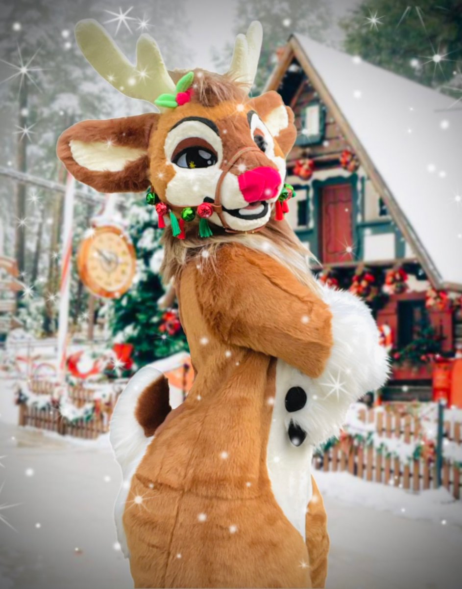 LookItsRudolph's tweet image. Only 5 days remain,
as Christmas draws near,
Tell me what you hope Santa brings you this year?✨🦌🎄