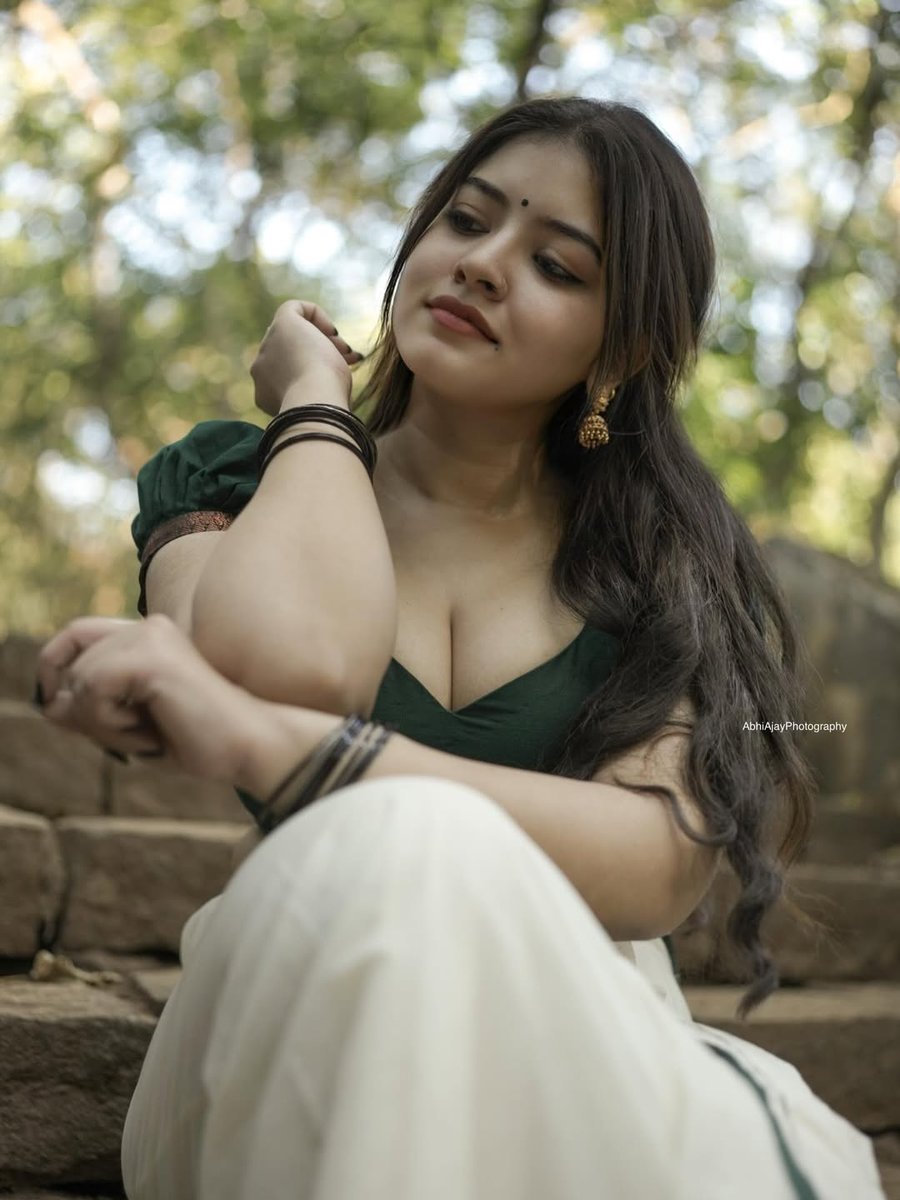 Immor_tal_10's tweet photo. She's absolutely Stunning 🔥🥵
#neeli https://t.co/xuF5qmb0e9