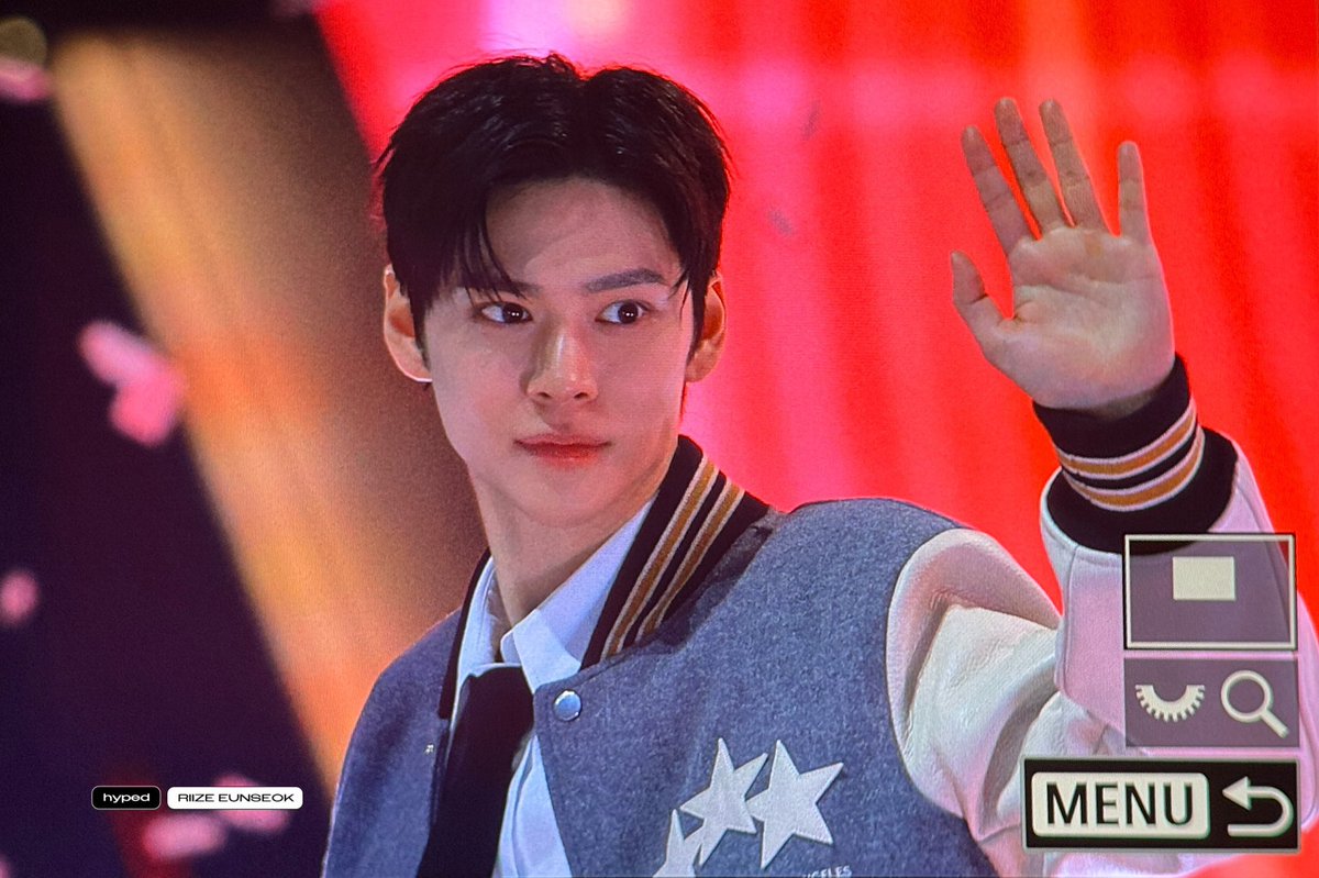 is he even real…😭😭oh i really love eunseok’s mma look today i could say this belongs to his GREAT style before end of this year..i just replaying that clip which showing how precious eunseok’s face while performing..also he gained weight and healthier look at his cheeks!!!❤️‍🩹