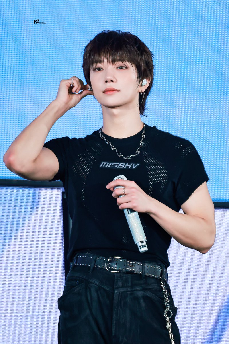 K2_1230_'s tweet photo. 251220 🐧

#조슈아 #홍지수
#ジョシュア #JOSHUA
#세븐틴 #SEVENTEEN
@pledis_17 

HD🔗：https://t.co/XWuhImEthU https://t.co/0SI4SjuEK2
