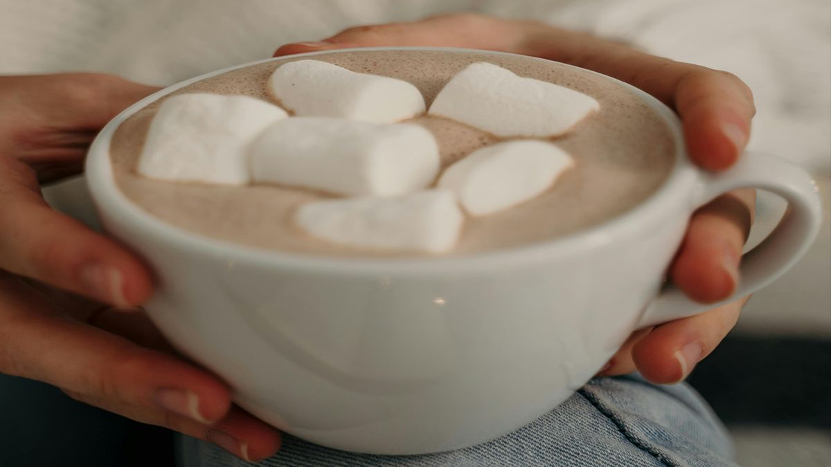 Alicia_Deal_Fin's tweet image. Sip, swirl, repeat — your perfect hot chocolate bar awaits! 🍫✨ kit.co/alicia-deal-fi… 🔥 Snag yours—stock’s melting fast! 

#HotChocolateBar #ChristmasVibes #HolidayJoy #CozyMoments #FestiveTreats #WarmHolidays