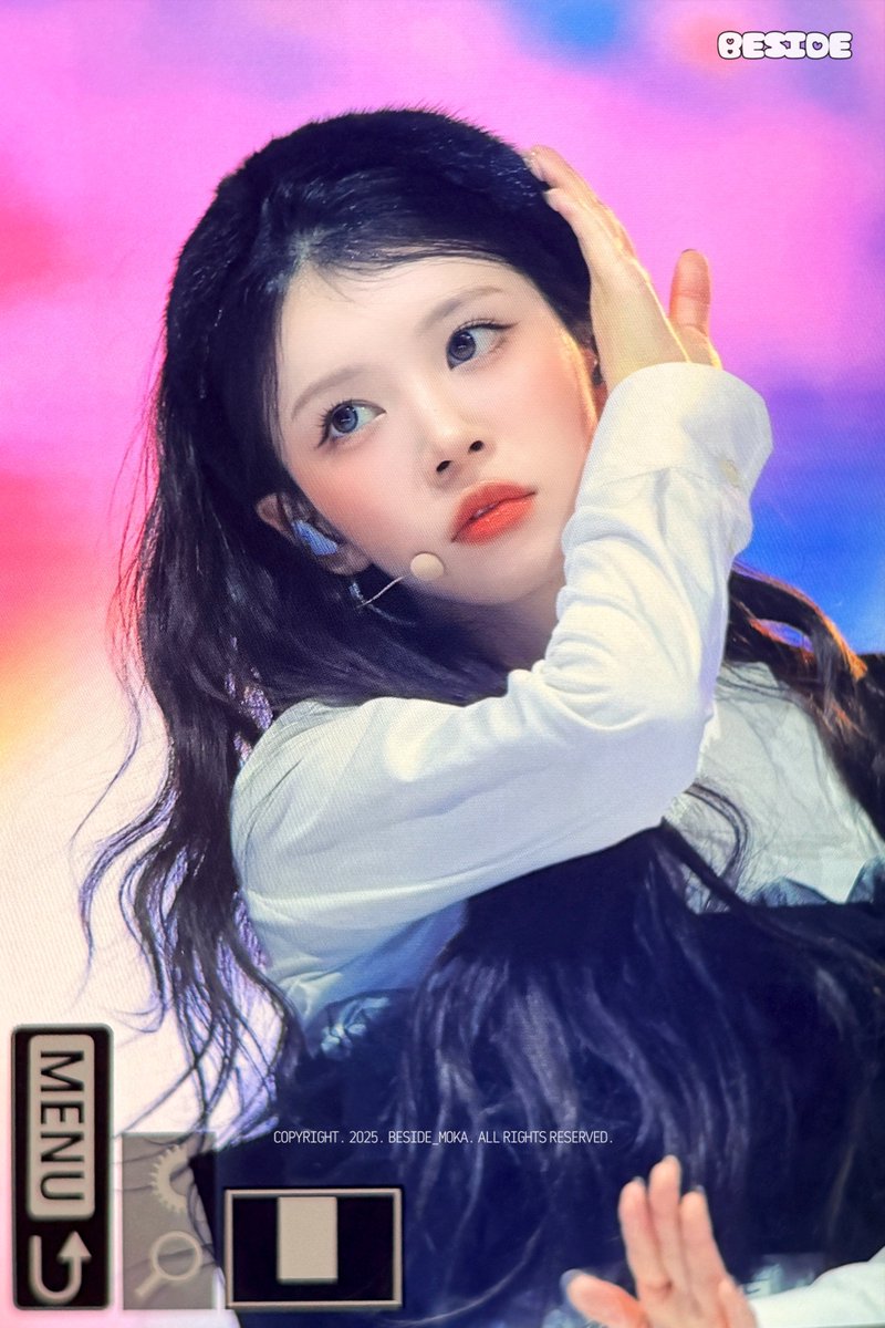 계속 이 기시감이 뭘까 했는데 슈리미 브랜드필름이엇어
모카 진짜 여자의악마로 성장했다 T^T