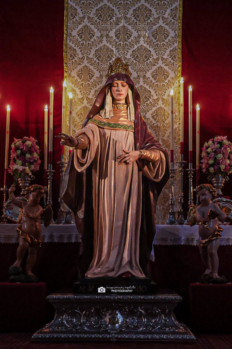 VirCuevas79's tweet image. Hoy, sábado 20 de diciembre de 2025, la imagen de Ntra. Sra. del Sagrario, está expuesta a besamanos de 17:30 a 19:30 h en la Iglesia de San Pedro Apóstol de Valladolid.

#semanasantavalladolid 
#semasantavalladolid 
#navarroarteaga 
#besamanos 
#sagradacenavalladolid