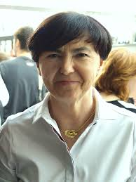 20 XII 2001 (rząd SLD-PSL) ówczesna minister sprawiedliwości Barbara Piwnik odtajniła prawie 700 teczek Prokuratury Generalnej PRL z lat 1948-2001, dotyczących głośnych spraw politycznych, między innymi uprowadzenia i zamordowania w 1957 roku Bogdana Piaseckiego, sprawy Jacka