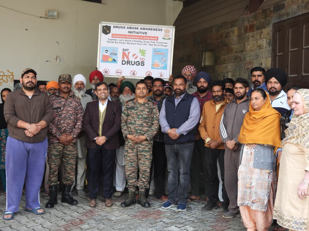 devanshpandit's tweet photo. On the eve of World Meditation Day, Conducted a meditation session n awareness on drug’s in village Jamal Ke in district Fazilka. Bihar regiment of Indian army supported in organising this session. @Gurudev #WorldMeditationDay https://t.co/malGHHGWfG
