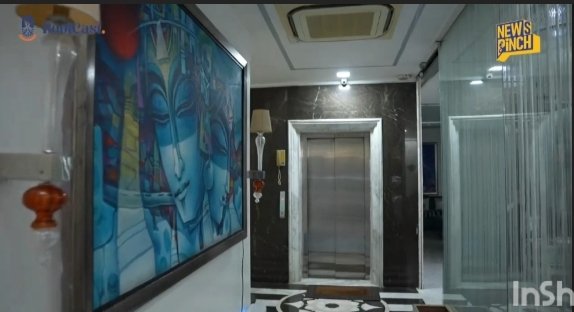 adisonu31may's tweet photo. Aur Bhai #BiggBoss19 ke ex n@lle contestants.. tumko to kitchen lift dekhni thi na . Ye lo bonus mein Tanya's house lift bhi dekh lo.. 😁😂😂 aur tumhare sath haters can also crying in corner😭😭 🥳🥳 

#TanyaMittal https://t.co/DbZSxSyKyV