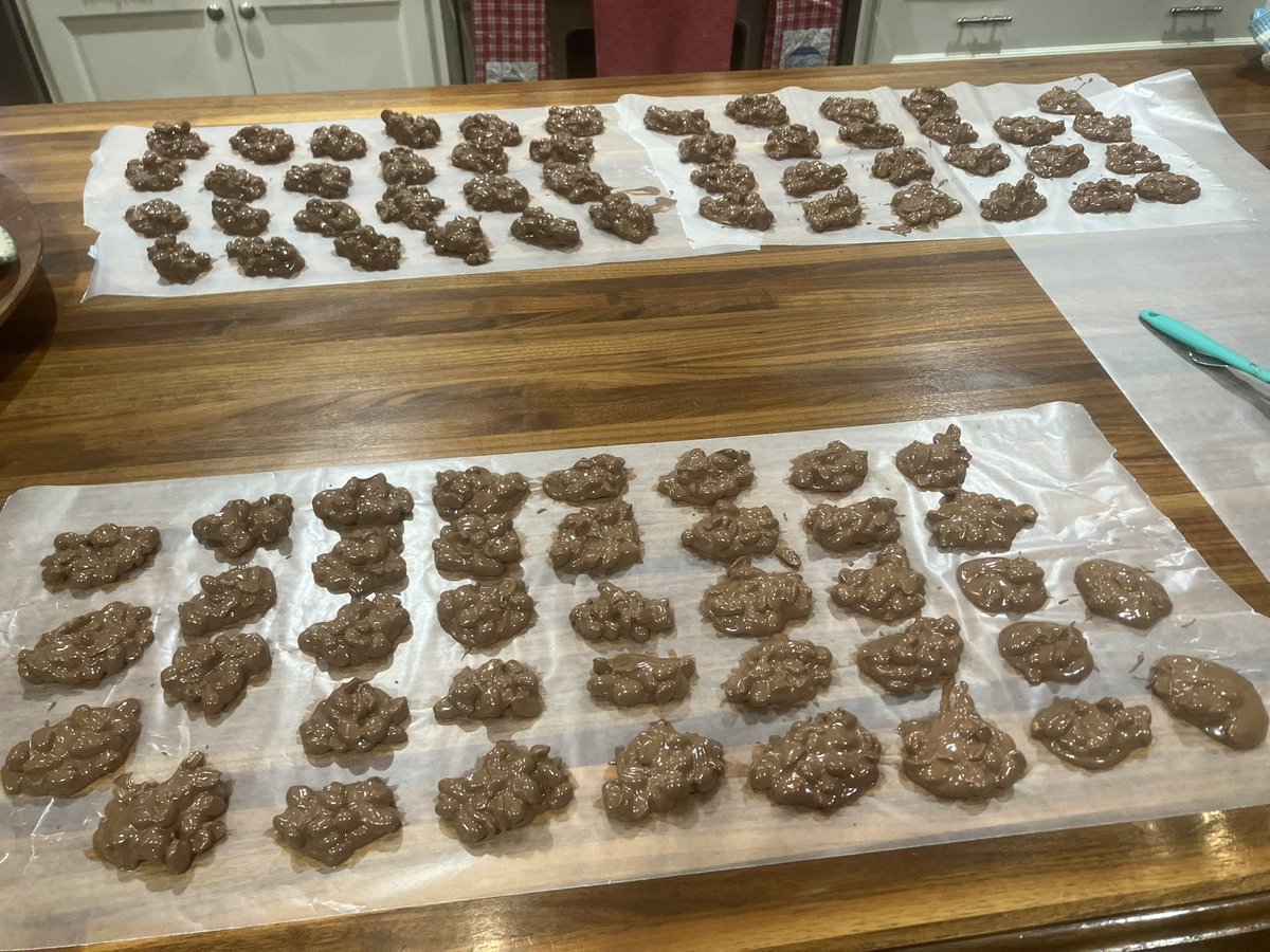 windsmin's tweet photo. Love helping the missus make Christmas delicacies!! #Christmas #Candy #JesusIsTheReasonForTheSeason #peanutclusters https://t.co/mG3o352F5z