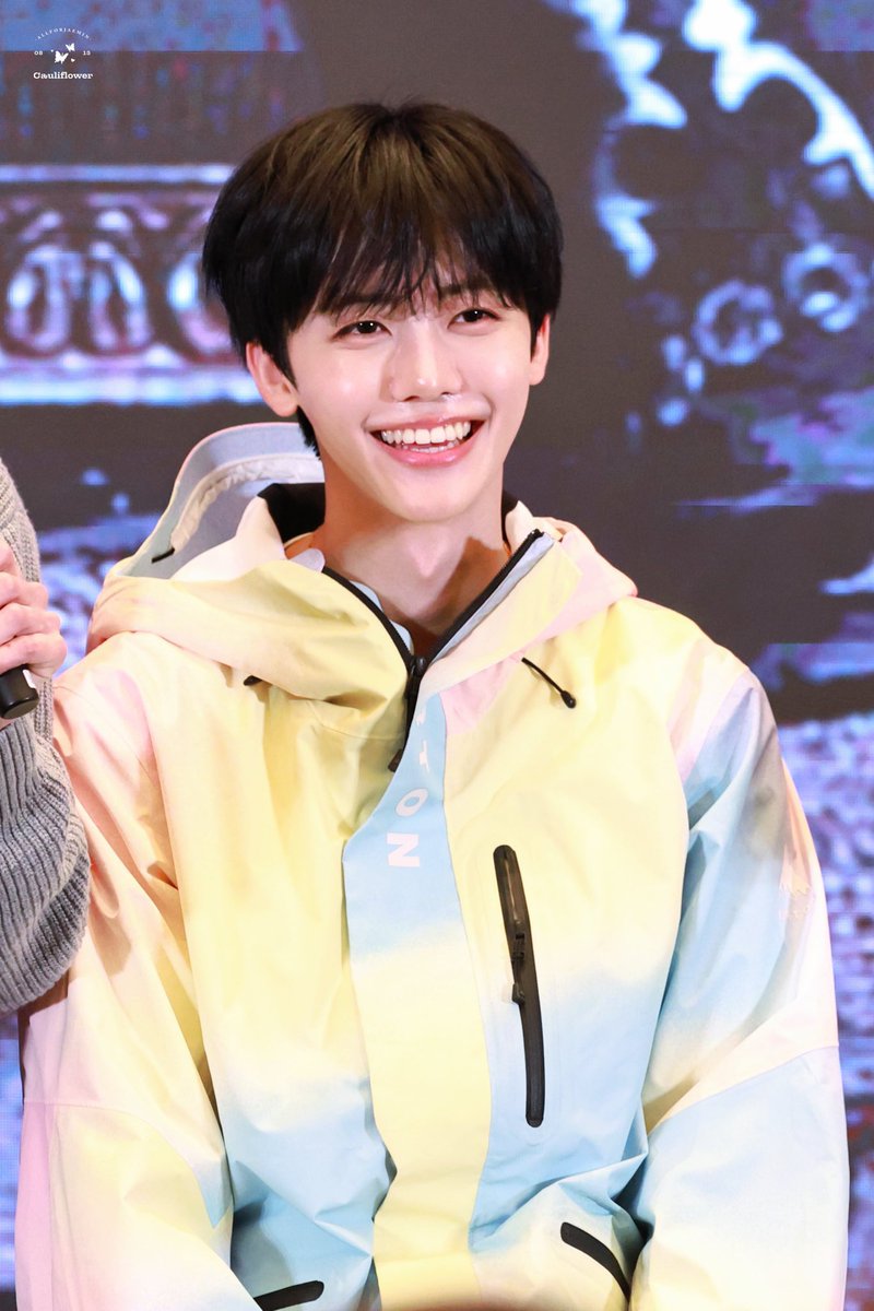 charmingosh's tweet image. he is so predebut jaemin coded😭